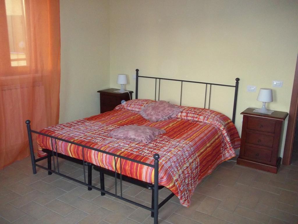 Apartamento Caddelovi Fibbialla Habitación foto