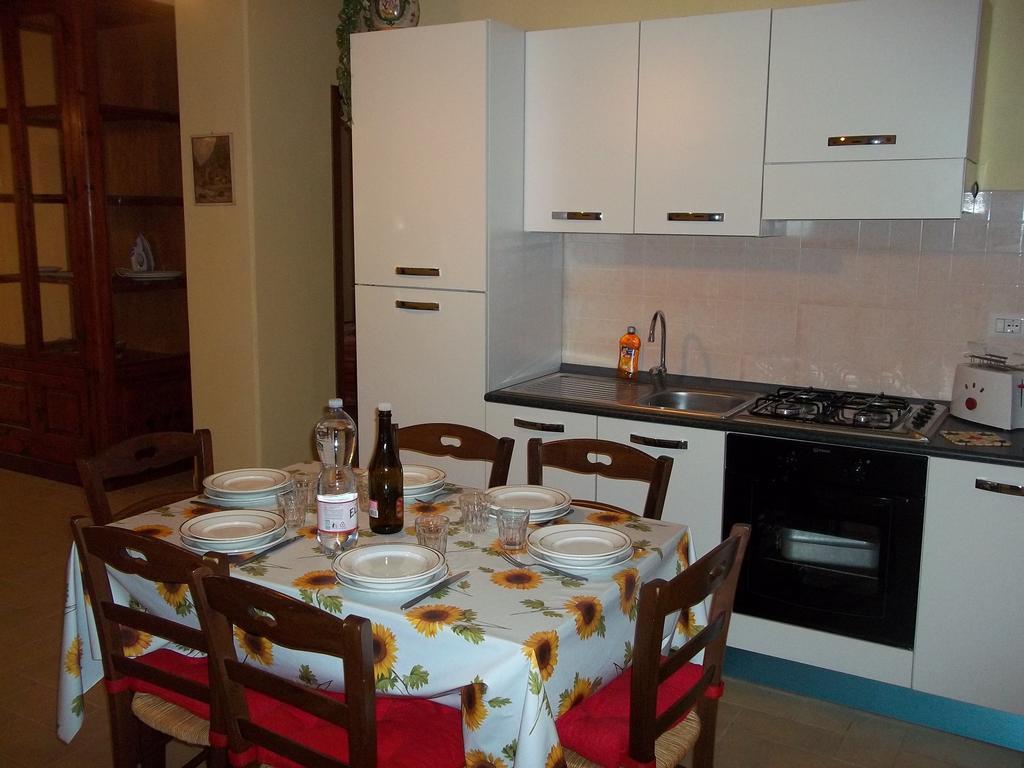 Apartamento Caddelovi Fibbialla Habitación foto