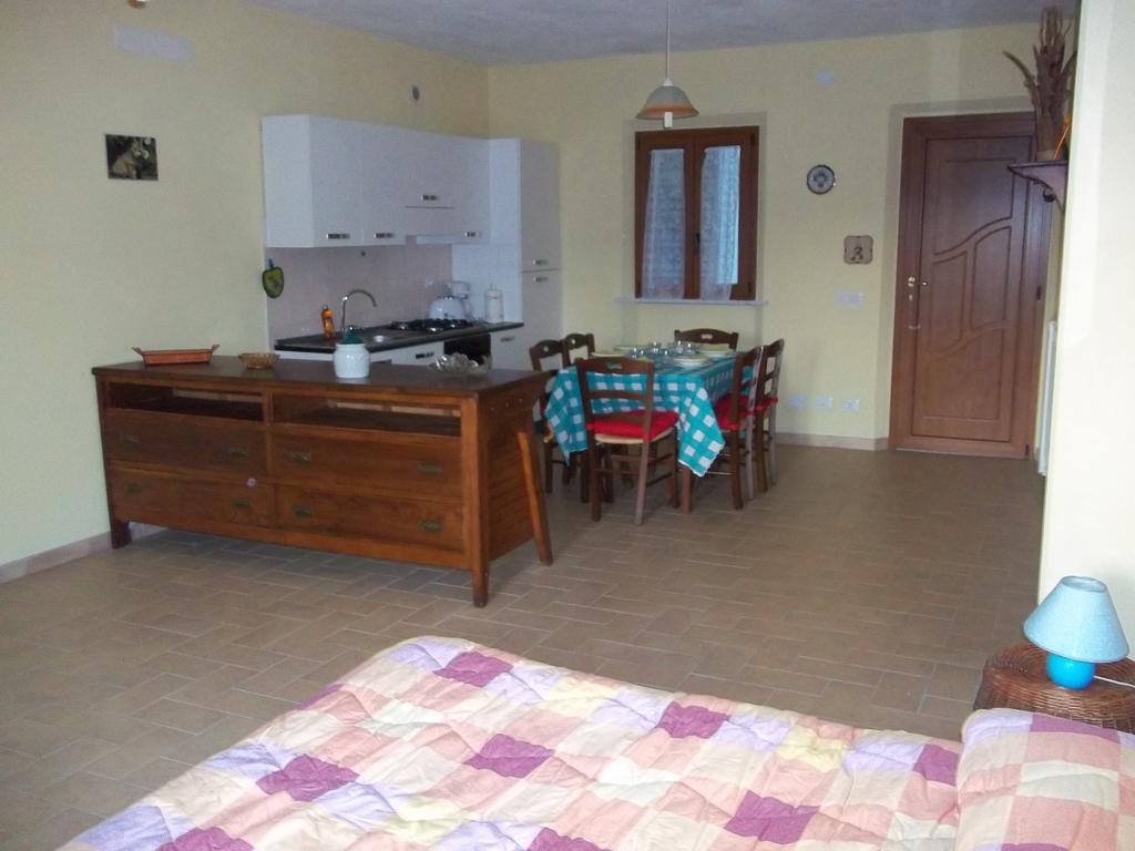 Apartamento Caddelovi Fibbialla Habitación foto