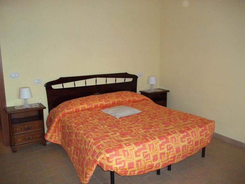 Apartamento Caddelovi Fibbialla Habitación foto